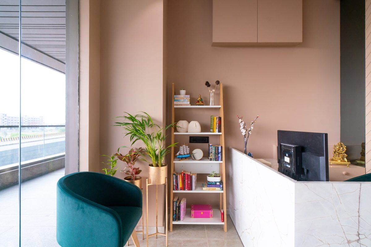 Clinic consultation and care setting at Grin & Brace